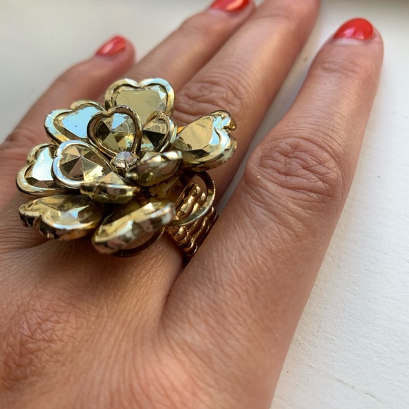 Chunky & shiny gold / diamond flower ring - Picture 3 of 6